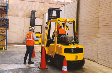 • Maquinaria industrial
• Mantenimiento preventivo y correctivo de montacargas
• Maquinaria agrícola
• Compra, venta y renta de montacargas
• Mantenimiento y reparaciones de línea automotriz
• Importación de repuestos
• Logística de carga y descarga
• Trabajo de pintura a maquinaria industrial
• Servicio de torno
• Capacitación del personal para el buen uso de montacargas